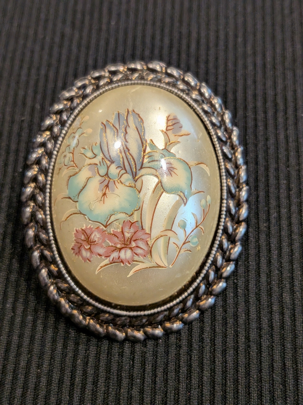 B#3:Vintage 2005s Mother Of Pearl  Oval Brooch in Cream, Blue & Pink